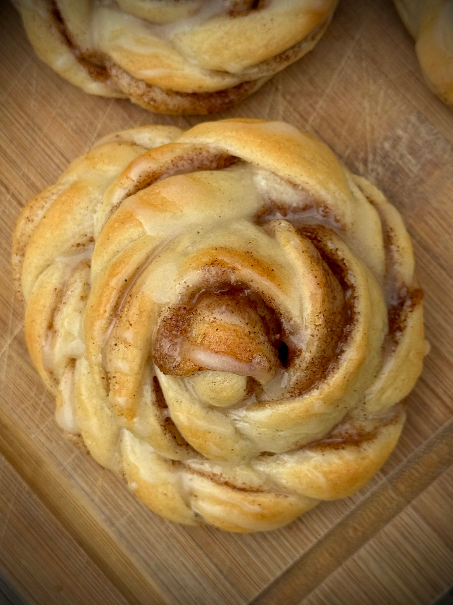 Cardamom Knots (Kardemommeknuter)