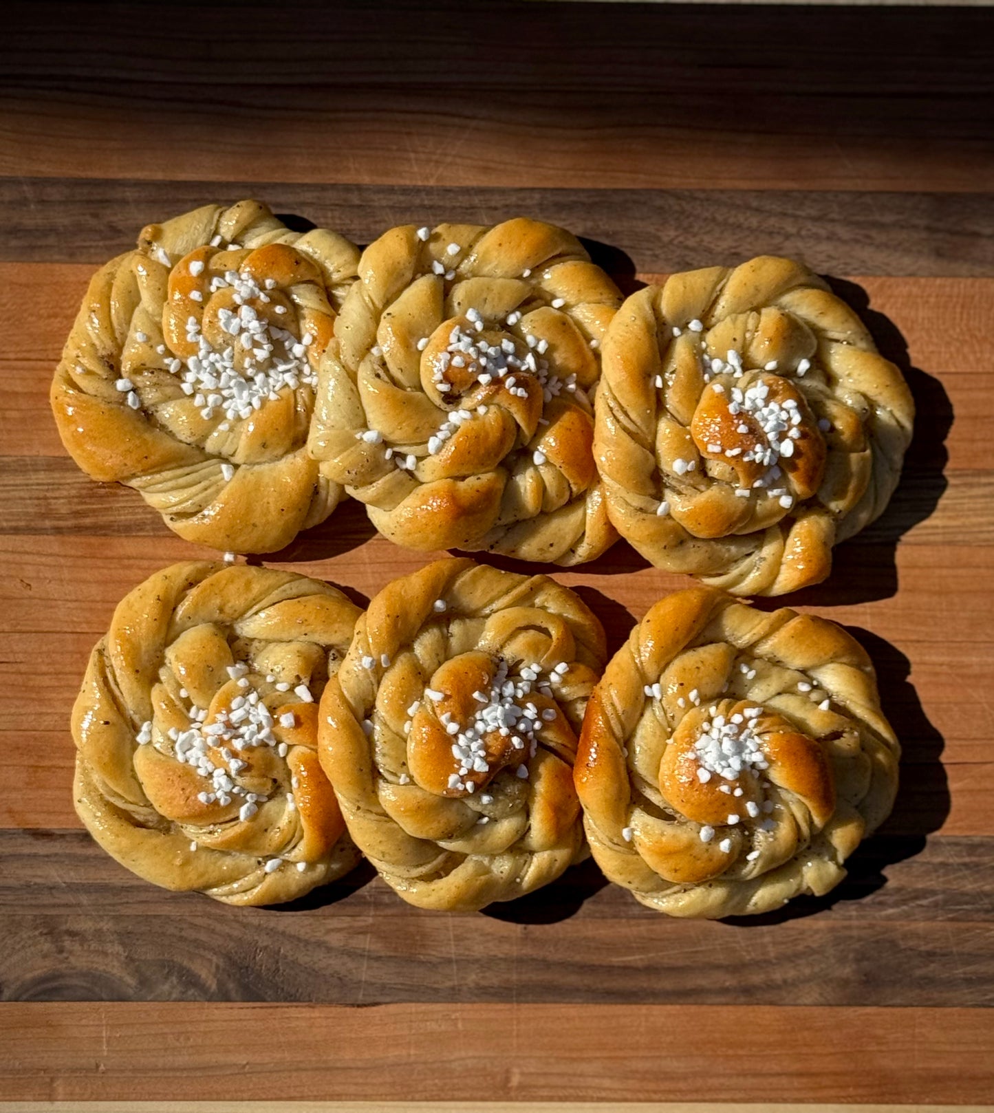 Cardamom Knots (Kardemommeknuter)
